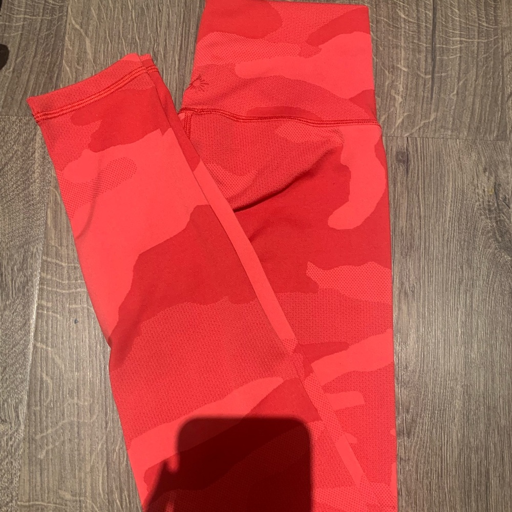 red camo aerie leggings